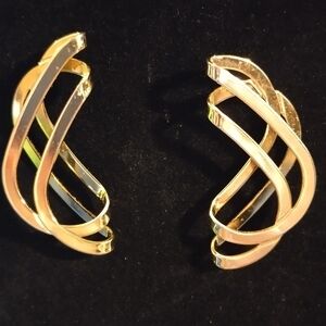 Vintage Retro Goldtone Twisted Ribbon Earrings from AVON for Pierced Ears Y2K